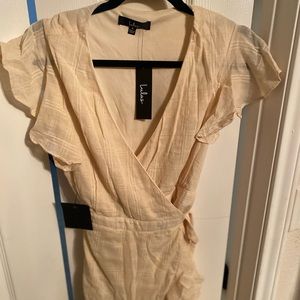 Lulus Cream Ruffled wrap dress. Size M. New with tags